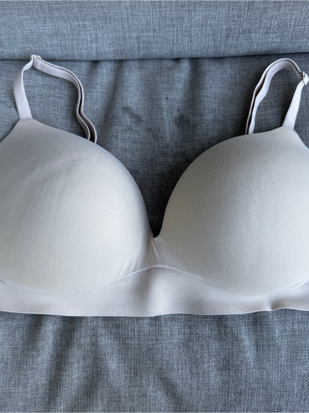 Victoria's Secret Incredible Padded Wireless Bra Nude Beige 38C